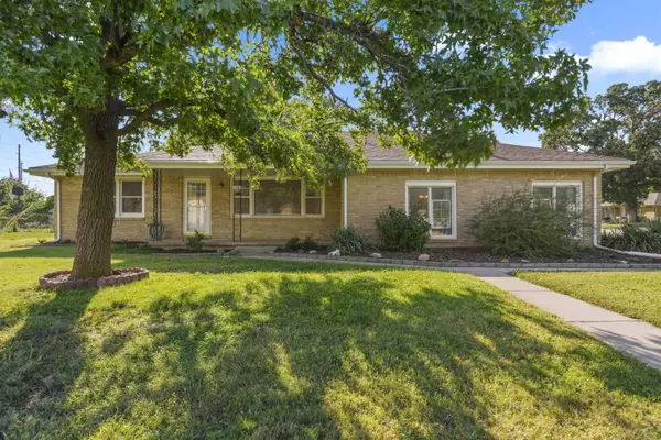 1301 Allison St, Newton, KS 67114