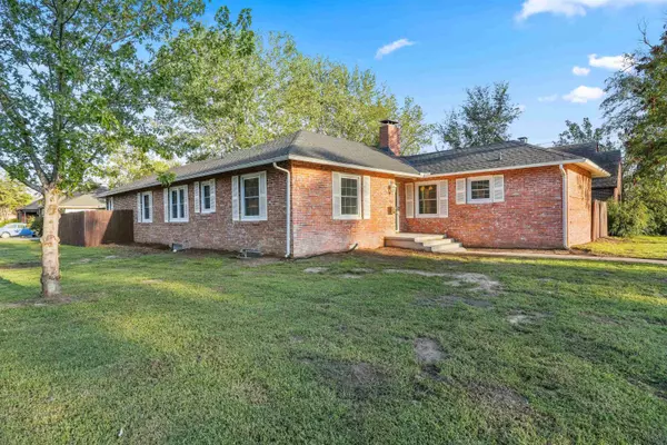 1440 N Athenian Ave, Wichita, KS 67203