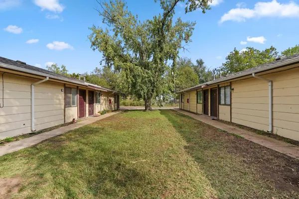 1322 S Vine St, Wichita, KS 67213