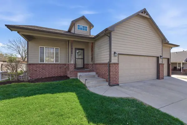 403 W Koob Ln, Andover, KS 67002