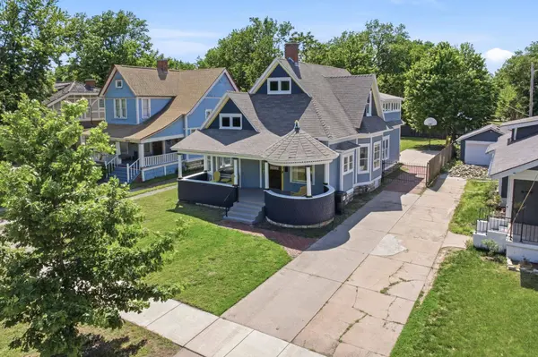 1517 N Park Pl, Wichita, KS 67203