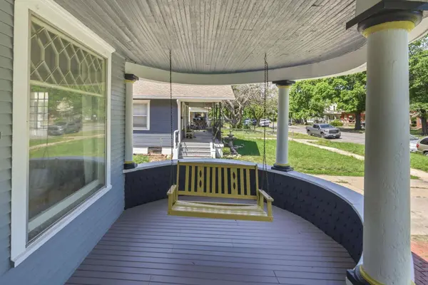 1517 N Park Pl, Wichita, KS 67203