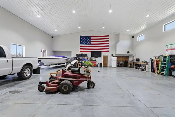 16078 E Bluff St, Cheney, KS 67025