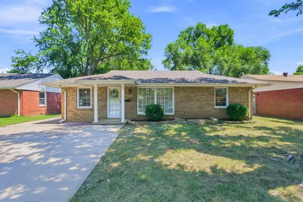 1214 N Westview Dr, Derby, KS 67037