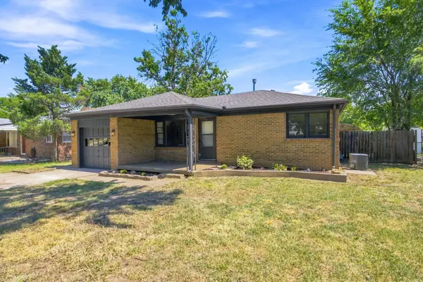 2902 S Washington Ave, Wichita, KS 67216