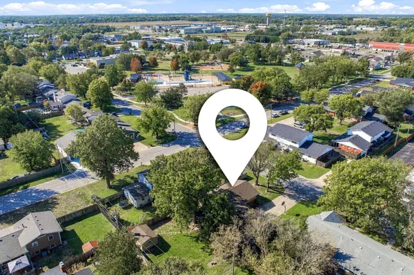 140 S Colby St, Valley Center, KS 67147