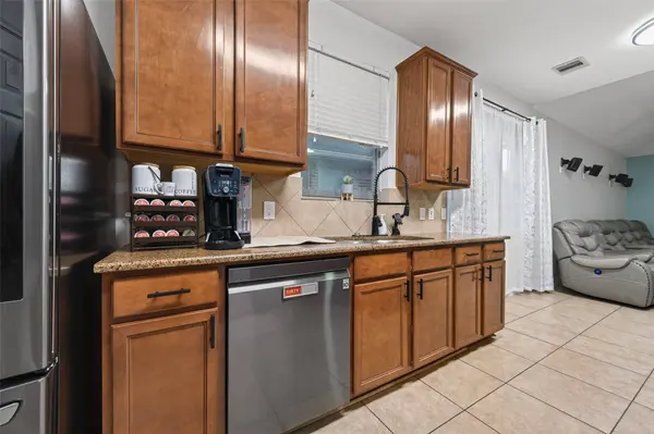 4492 Gran Canary DR, League City, TX 77573