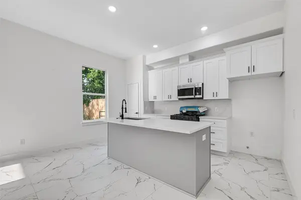 9334 Waller ST, Houston, TX 77012
