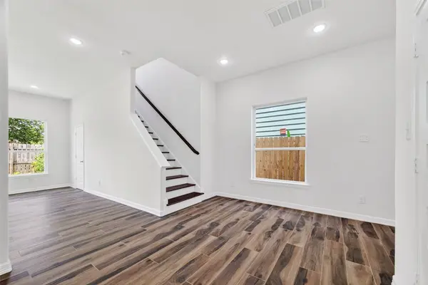 8628 Scott ST, Houston, TX 77051