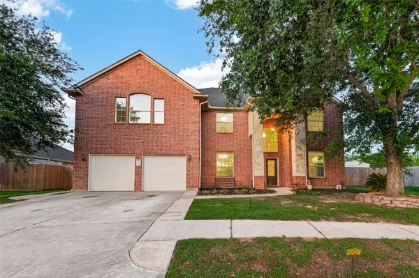 394 Dover LN, League City, TX 77573