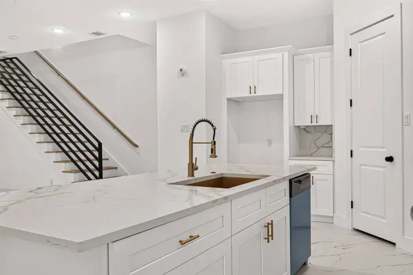 7719 Bowen ST, Houston, TX 77051