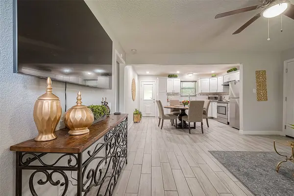 16614 Forest Bend AVE, Friendswood, TX 77546