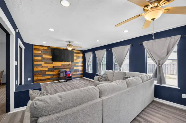 2226 Viola DR, League City, TX 77573
