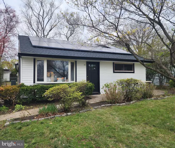 319 E RUDDEROW AVE, Maple Shade, NJ 08052