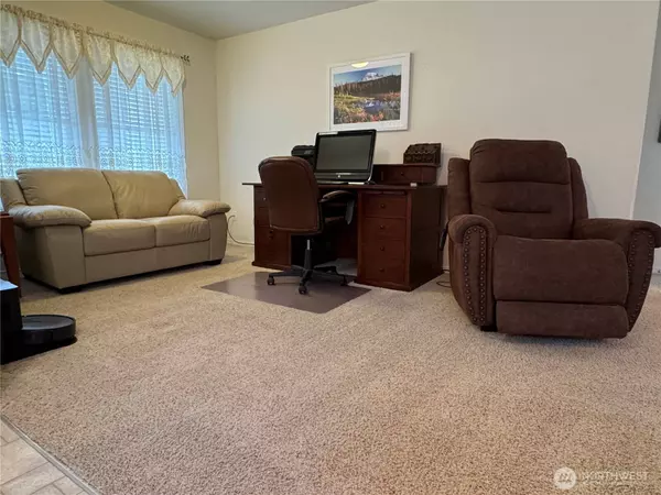 2815 McNeil ST, Dupont, WA 98327