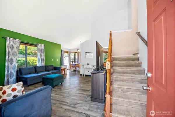 9304 Farwest DR SW, Tacoma, WA 98498