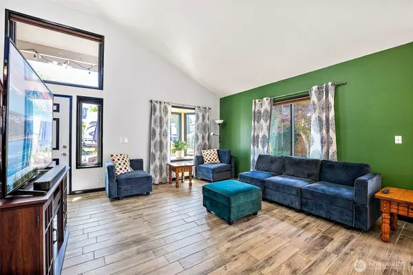 9304 Farwest DR SW, Tacoma, WA 98498