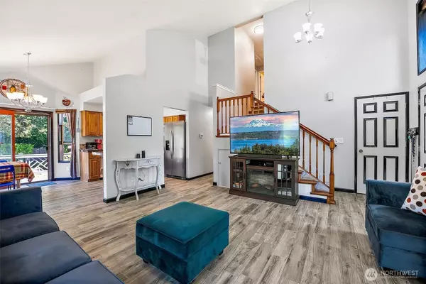 9304 Farwest DR SW, Tacoma, WA 98498