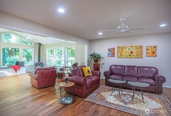 1510 199th AVE E, Lake Tapps, WA 98391