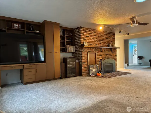 13801 Dana LN E, Puyallup, WA 98373