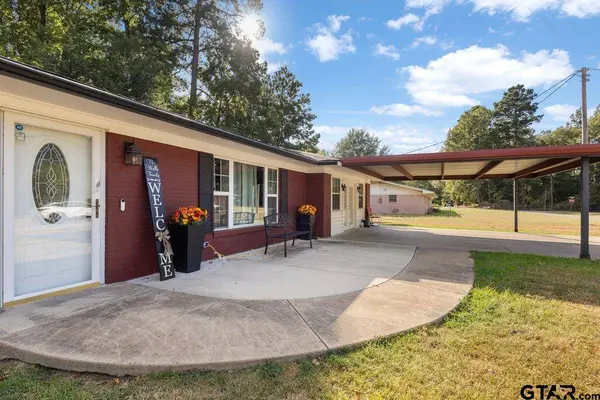 901 Mockingbird Ln, Carthage, TX 75633