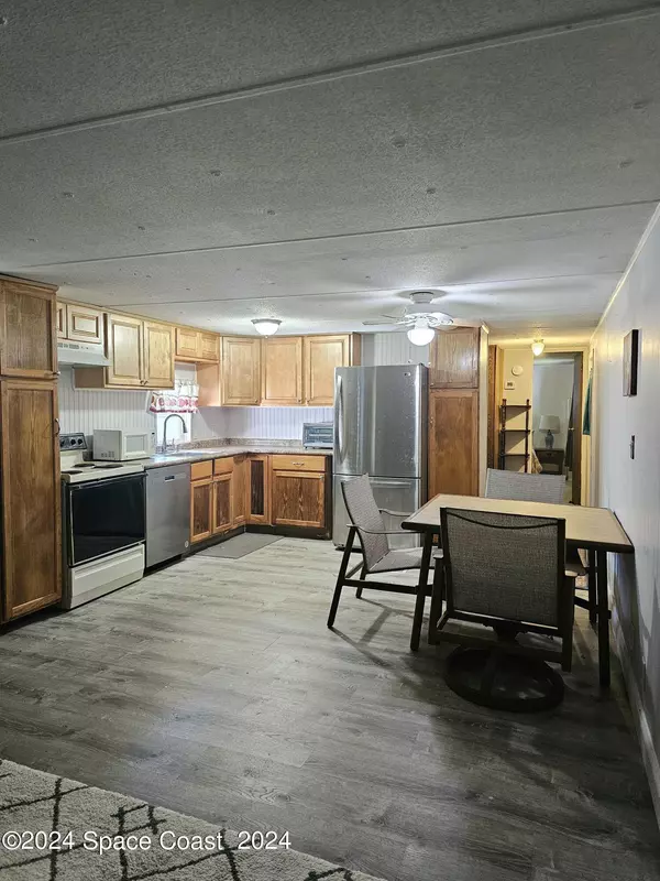 1091 Laurel CT NE, Palm Bay, FL 32907