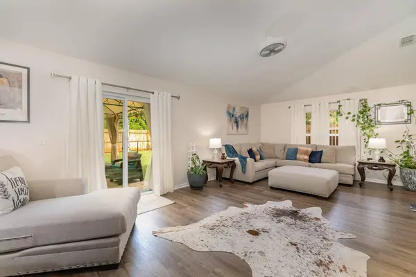 1736 Vista Lake CIR, Melbourne, FL 32904