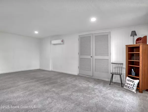 872 Sadnet CIR NE, Palm Bay, FL 32905