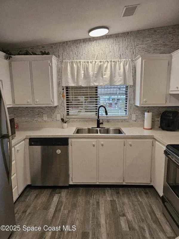 1809 Mango ST NE, Palm Bay, FL 32905