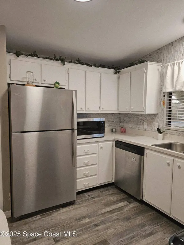 1809 Mango ST NE, Palm Bay, FL 32905