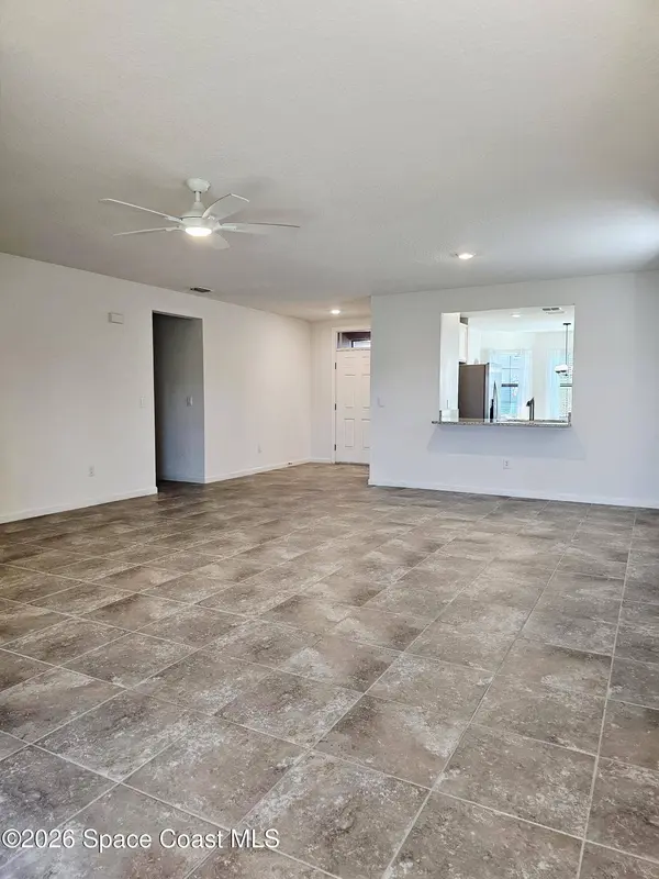 653 Old Country RD SE, Palm Bay, FL 32909