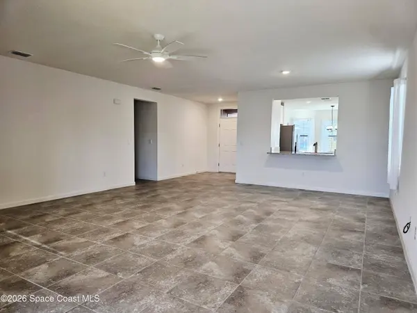 653 Old Country RD SE, Palm Bay, FL 32909