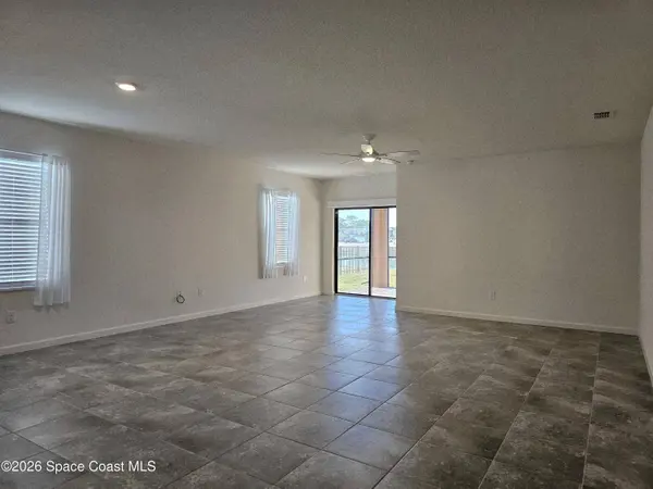 653 Old Country RD SE, Palm Bay, FL 32909