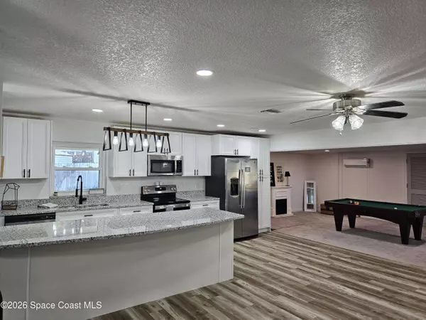 872 Sadnet CIR NE, Palm Bay, FL 32905