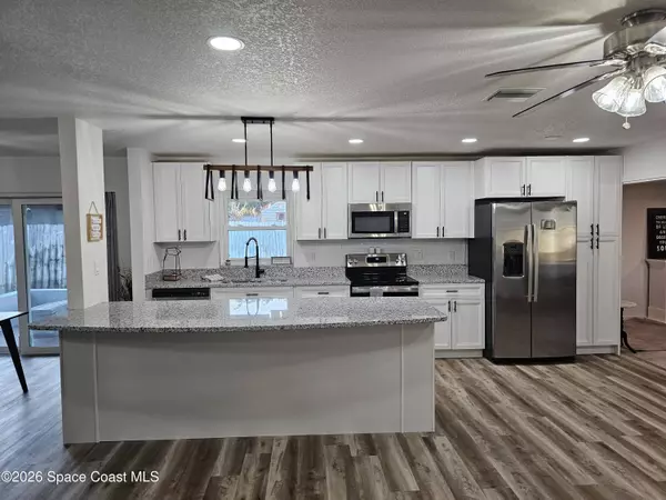 872 Sadnet CIR NE, Palm Bay, FL 32905