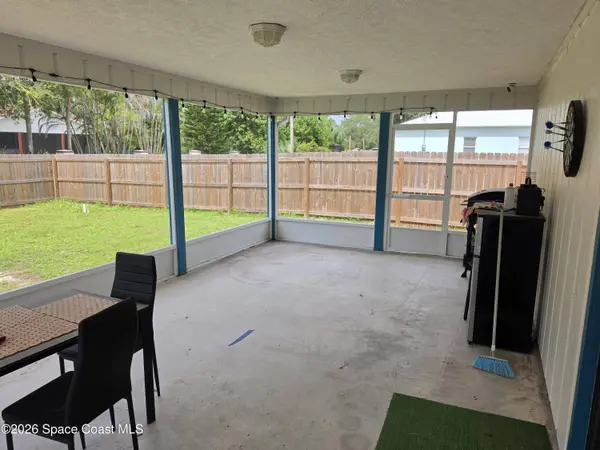 8225 97th CT, Vero Beach, FL 32967