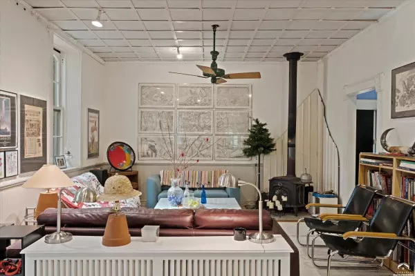 25130 Chieftain RD, Lawrence, KS 66044