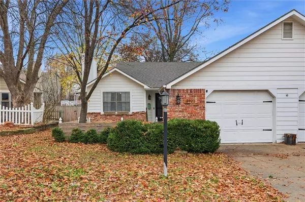 3922 Willshire DR, Lawrence, KS 66049