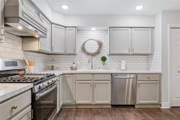 3922 Willshire DR, Lawrence, KS 66049