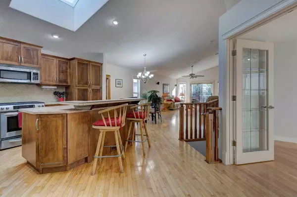 355 New Brighton PL SE, Calgary, AB T2Z 4W6