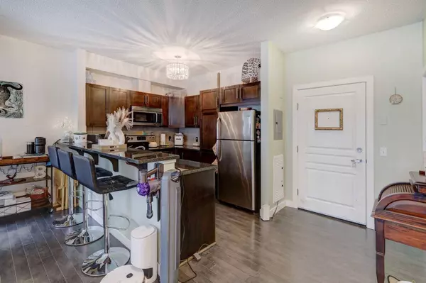 48 Panatella RD NW #103, Calgary, AB T3R 0V4