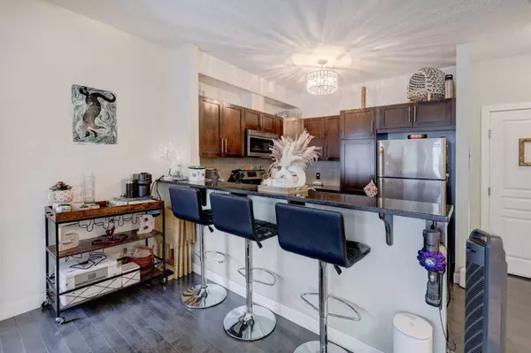 48 Panatella RD NW #103, Calgary, AB T3R 0V4