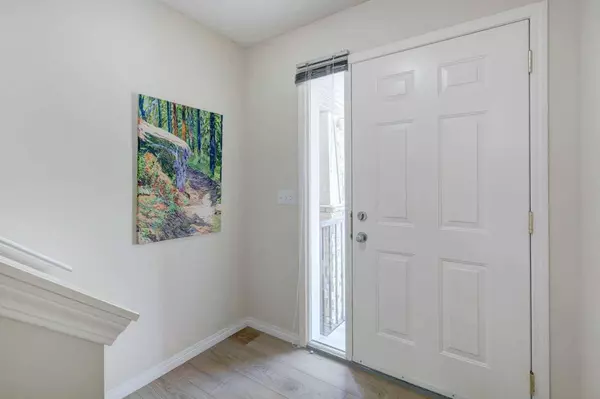 114 Royal Oak GDNS NW, Calgary, AB T3G 5S5