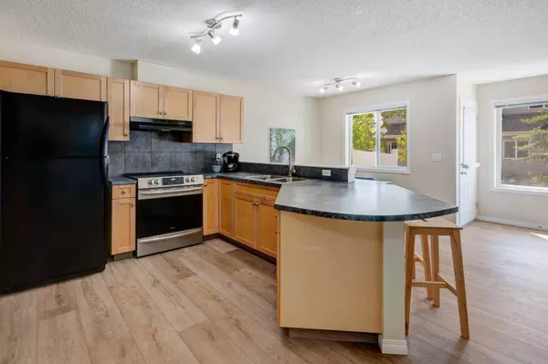 114 Royal Oak GDNS NW, Calgary, AB T3G 5S5