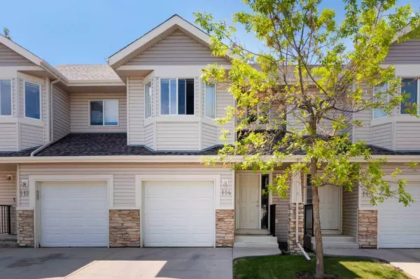 114 Royal Oak GDNS NW, Calgary, AB T3G 5S5