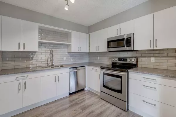 145 Point DR NW #405, Calgary, AB T3B 4W1