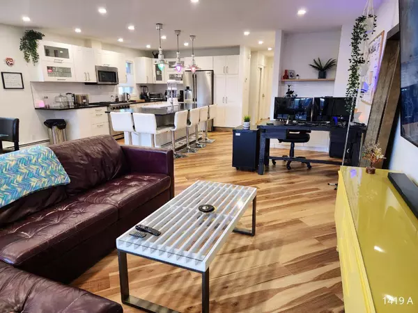 1421 1 ST NW, Calgary, AB T2M 2S7