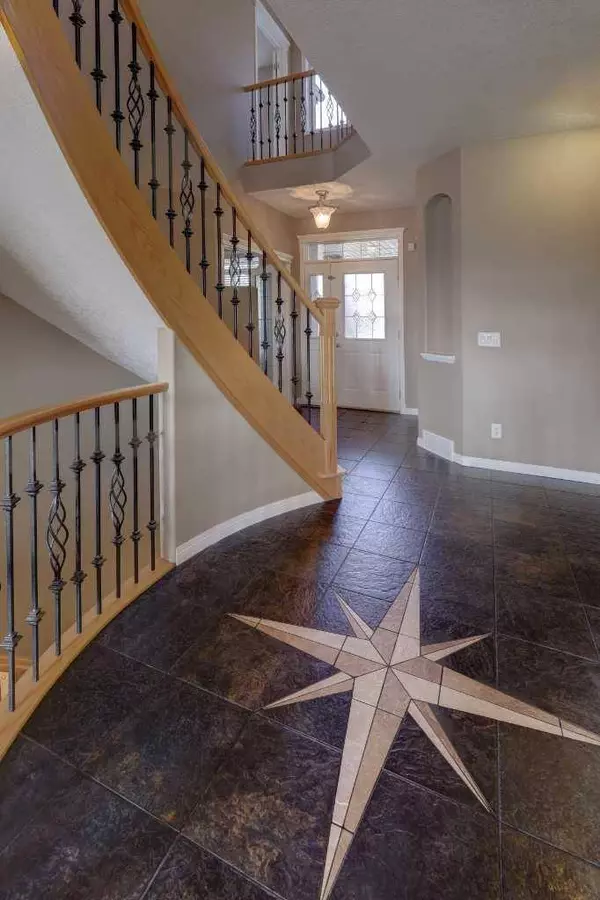 99 Hidden Creek PT NW, Calgary, AB T3A 6J7