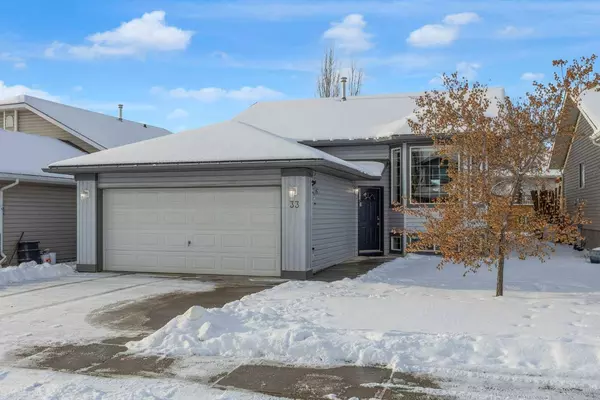33 Willowbrook CRES NW, Airdrie, AB T4B 2S4