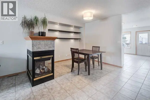 44 Somerglen Heath SW, Calgary, AB T2Y4A3